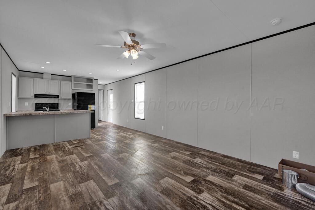 5680 Abert Street Channing, TX 79018 - Photo 5 of 20 living room 1
