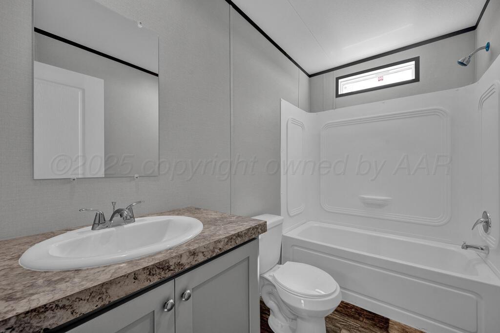 5680 Abert Street Channing, TX 79018 - Photo 10 of 20 bathroom two