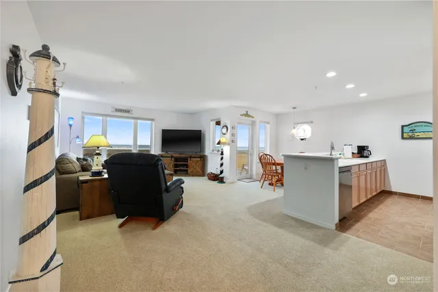 $399,900 | 1600 West Ocean Avenue, Unit 423, Westport, WA 98595