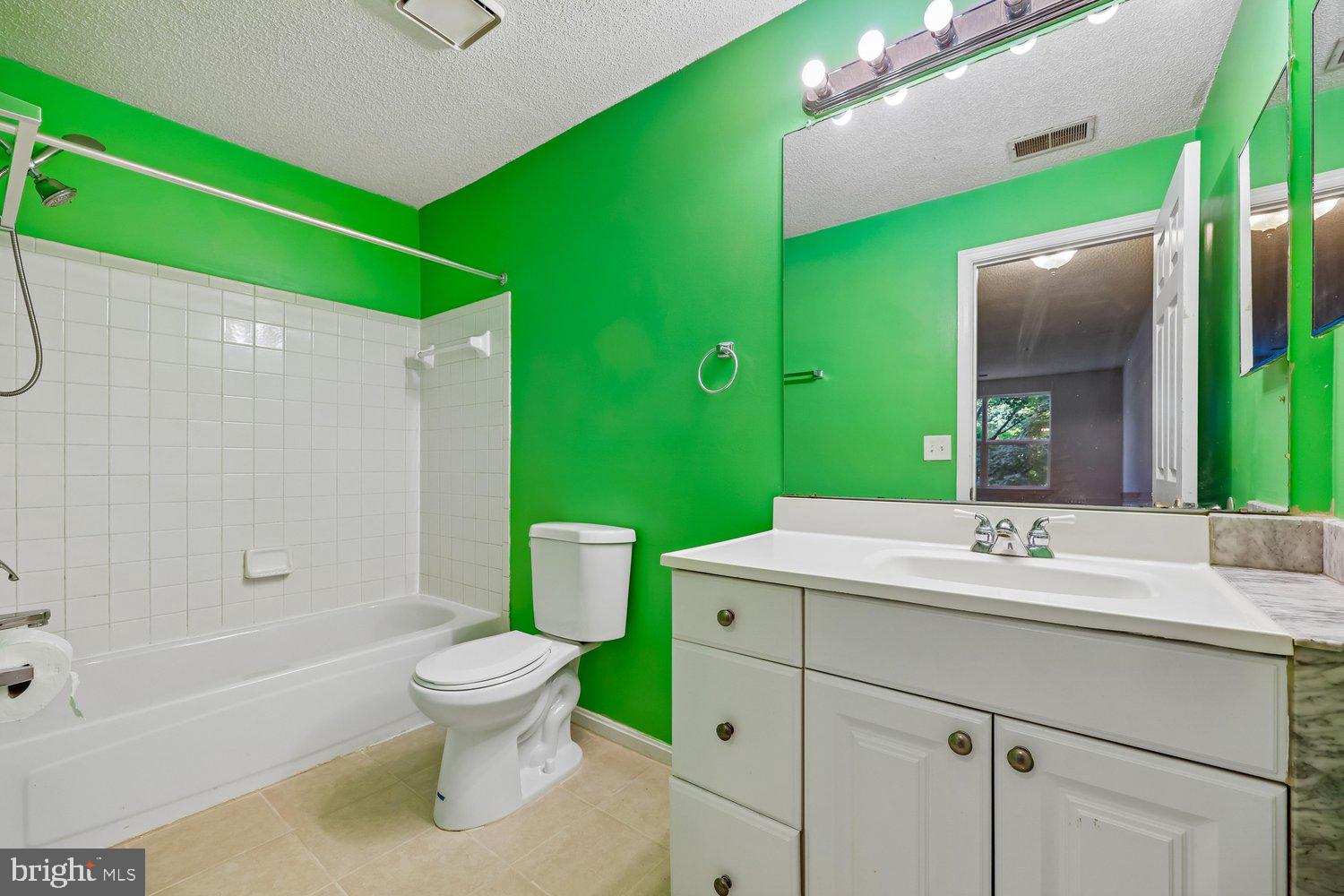 12902 Churchill Ridge Circle, Unit 7 Germantown, MD 20874 - Photo 31 of 58 Primary Bath