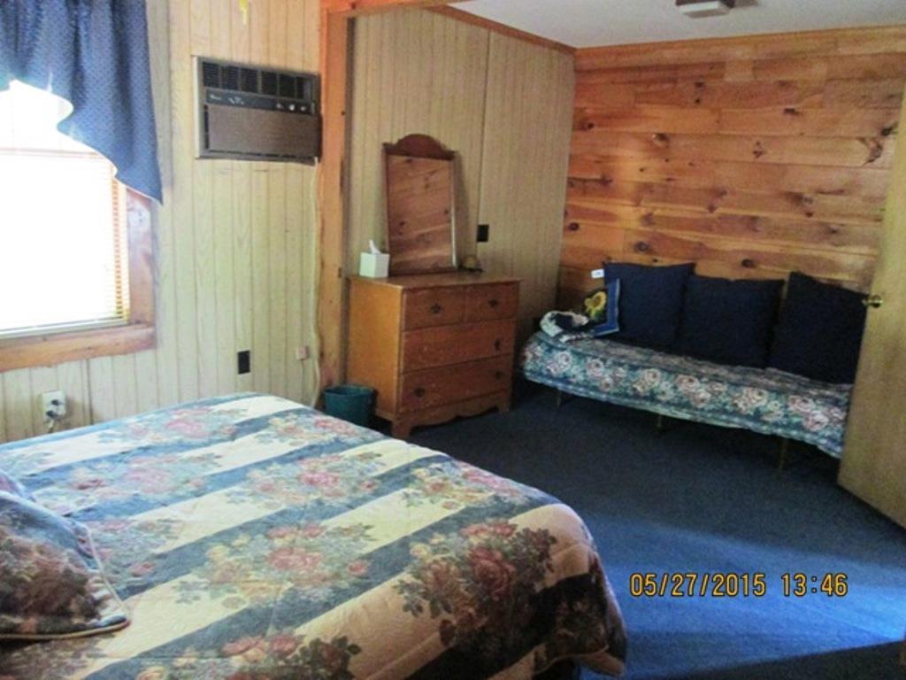 27 Birch Point Road Vassalboro, ME 04989 - Photo 10 of 26 Other side of master bedroom