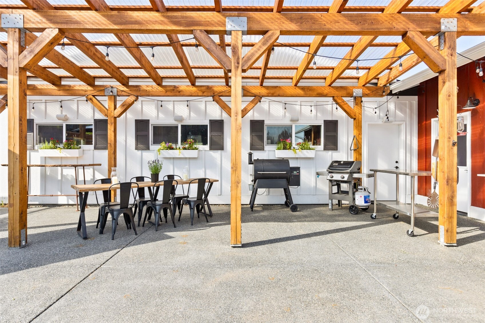 135 Edgington Drive Sequim, WA 98382 - Photo 32 of 40 a view of a big room with table and chairs