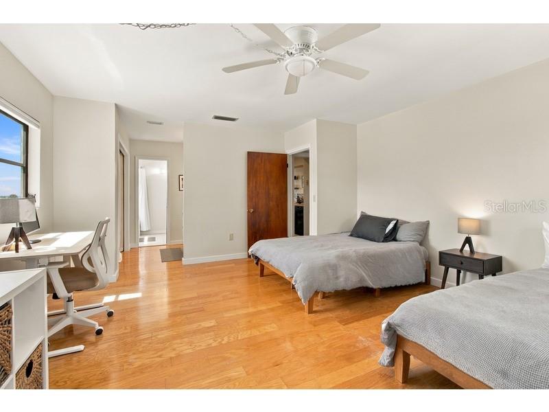 460 Beach Road, Unit A1 Sarasota, FL 34242 - Photo 22 of 38 Gallery Image 22
