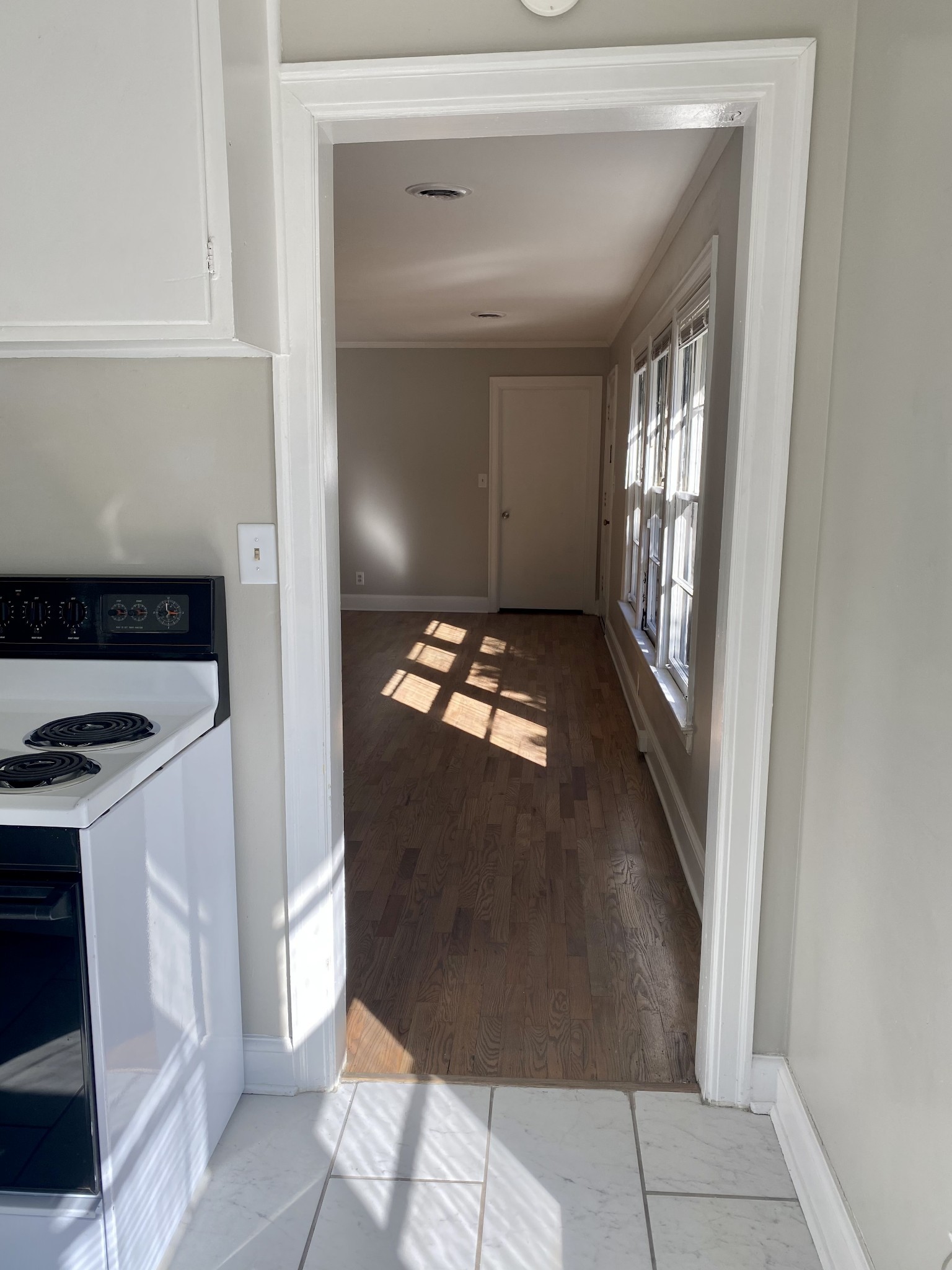 103 Lauderdale Road, Unit B Nashville, TN 37205 - Photo 5 of 17 a view of a hallway with windows