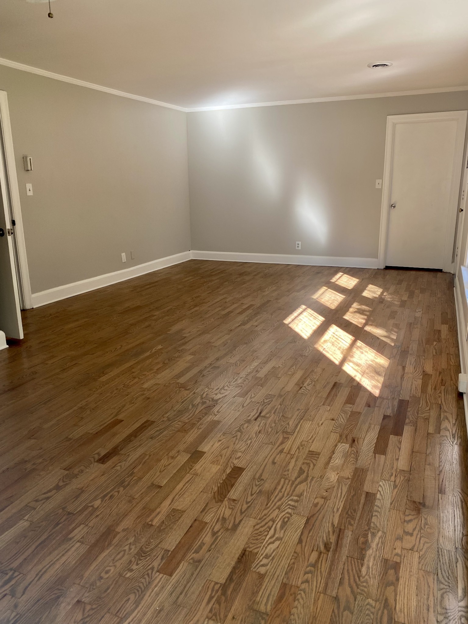 103 Lauderdale Road, Unit B Nashville, TN 37205 - Photo 6 of 17 a view of empty room with wooden floor