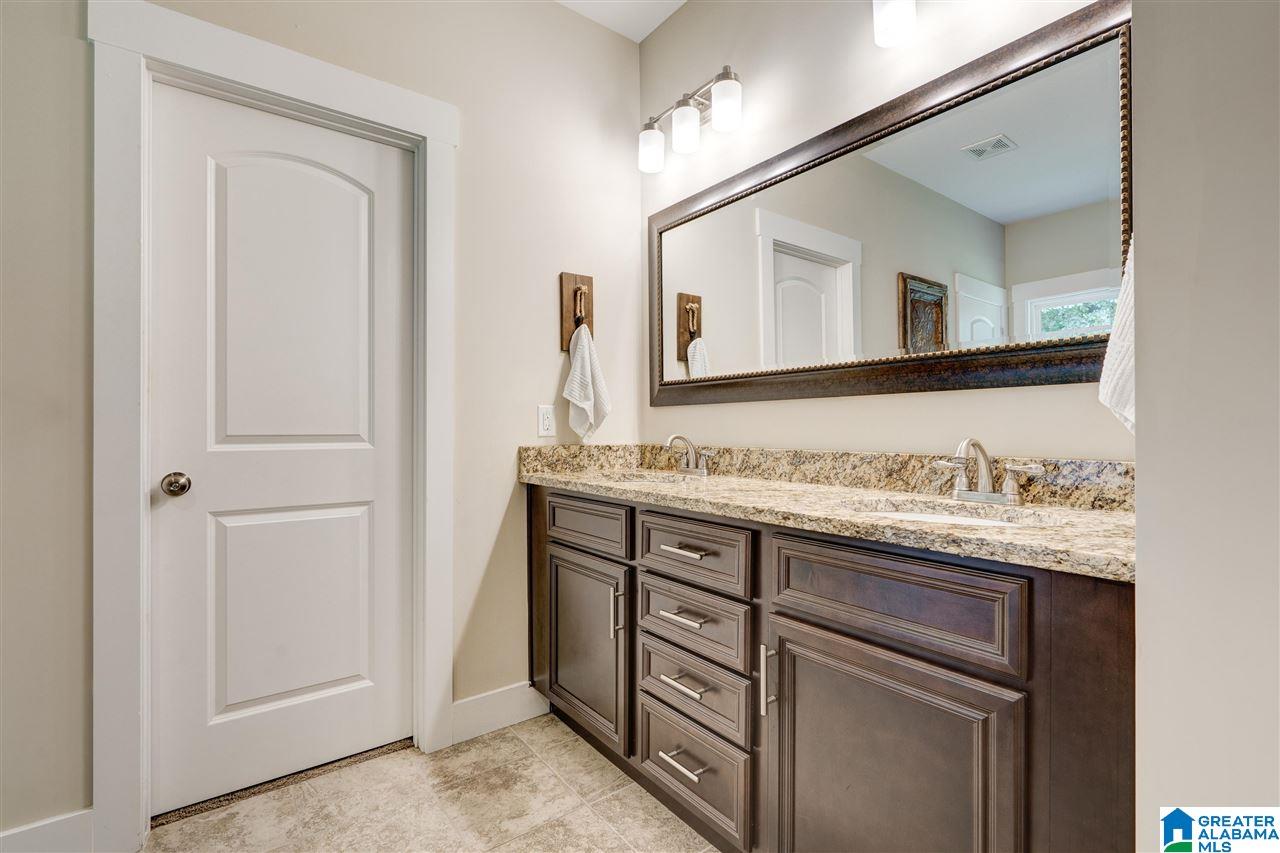 968 Valley Circle Leeds, AL 35094 - Photo 11 of 23