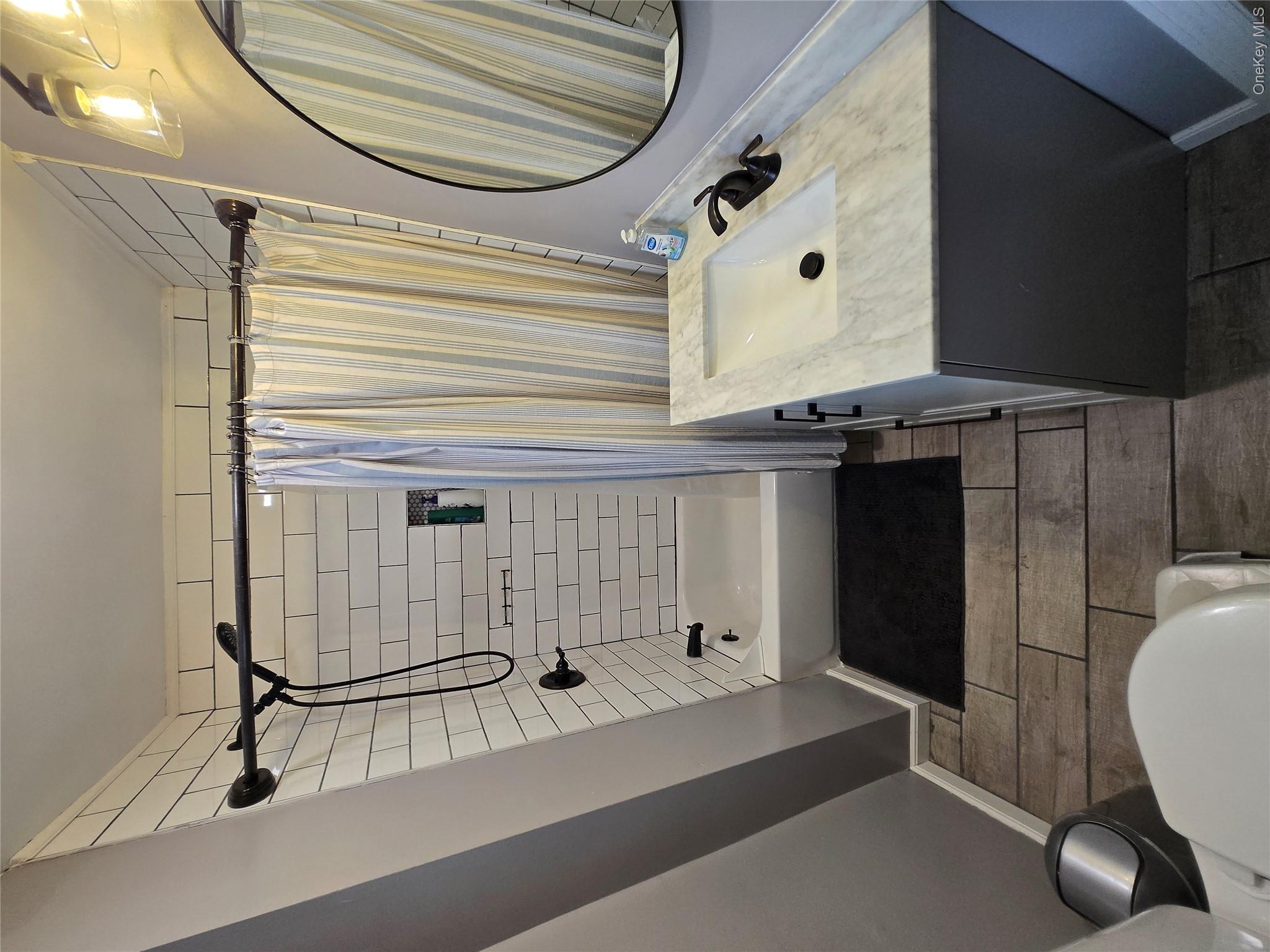38 Kelsey Road Poughkeepsie, NY 12601 - Photo 21 of 47 2nd floor full bathroom