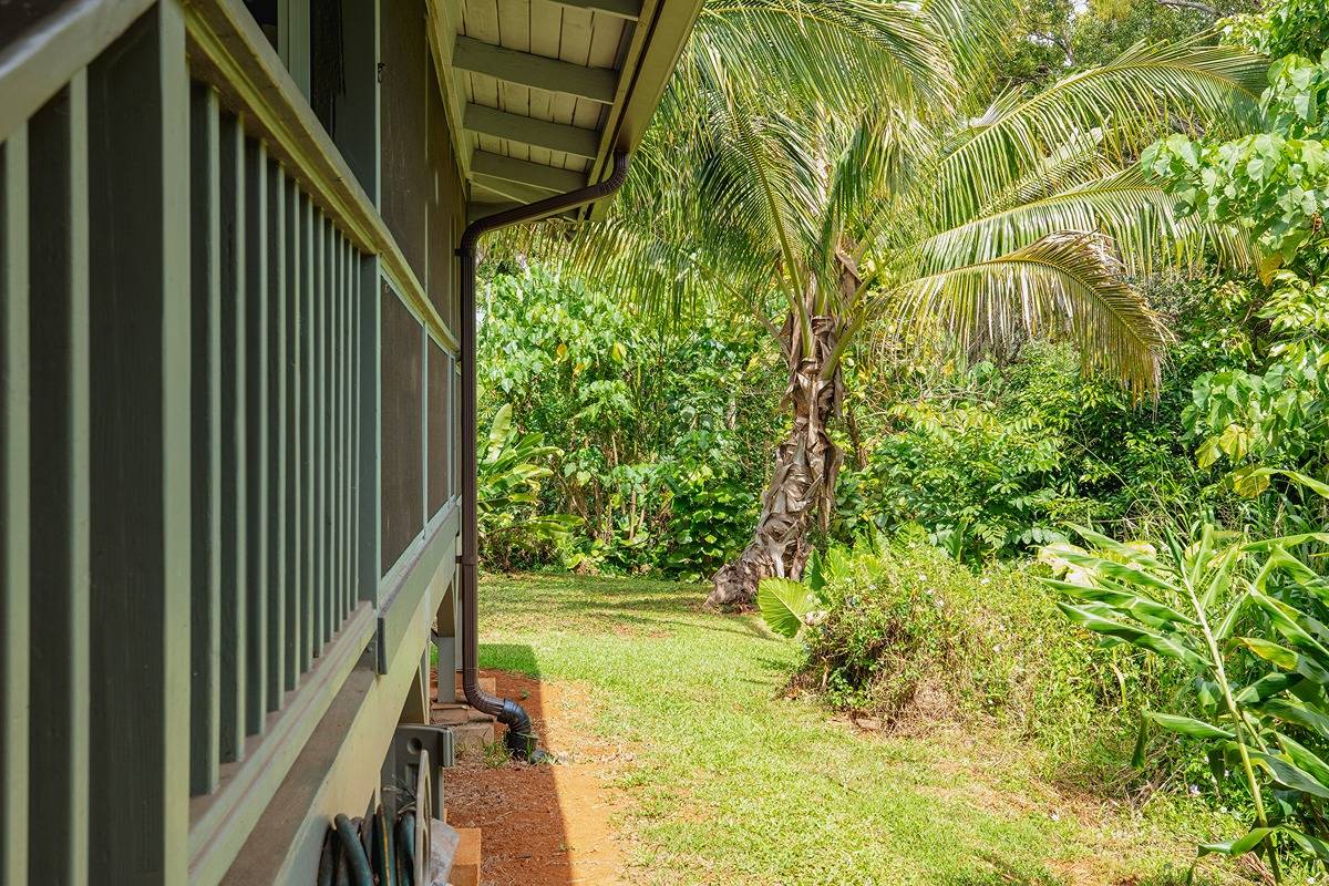 2060 Puukaa Street Kapaa, HI 96746 - Photo 14 of 19 a view of yard from a balcony