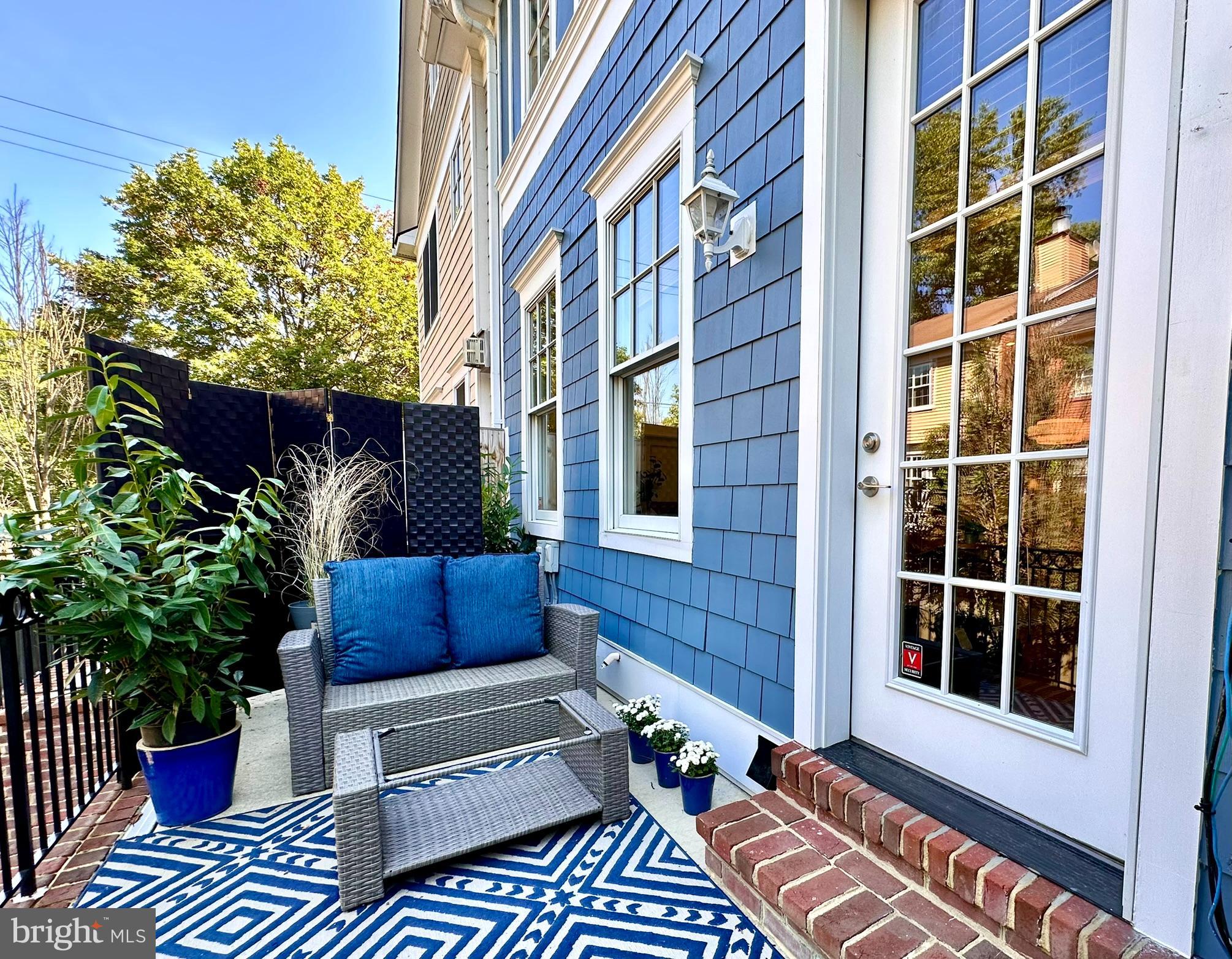 8920 Courts Way Silver Spring, MD 20910 - Photo 4 of 52 a view of a house with a window and wooden floor