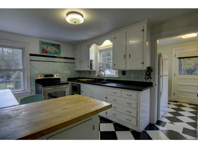 25 Chestnut Hill Road Glocester, RI 02814 - Photo 11 of 25 Kitchen.