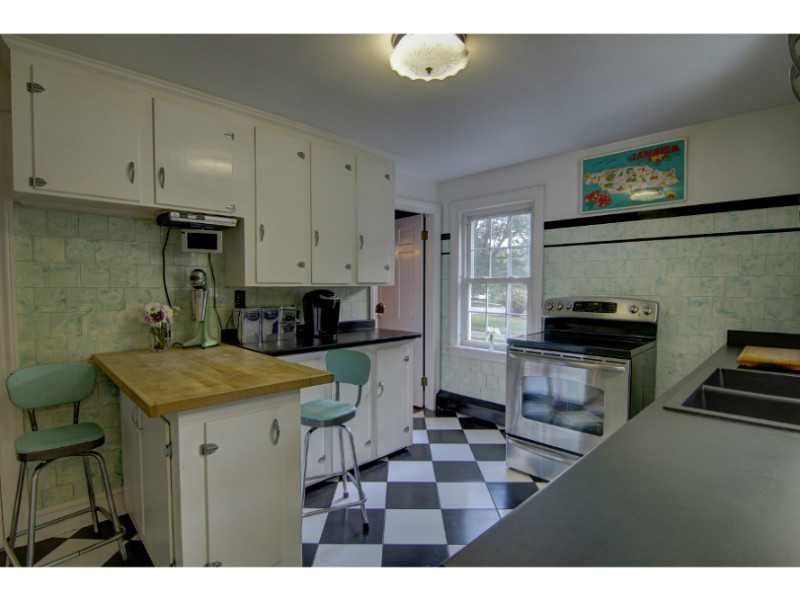 25 Chestnut Hill Road Glocester, RI 02814 - Photo 13 of 25 Kitchen.