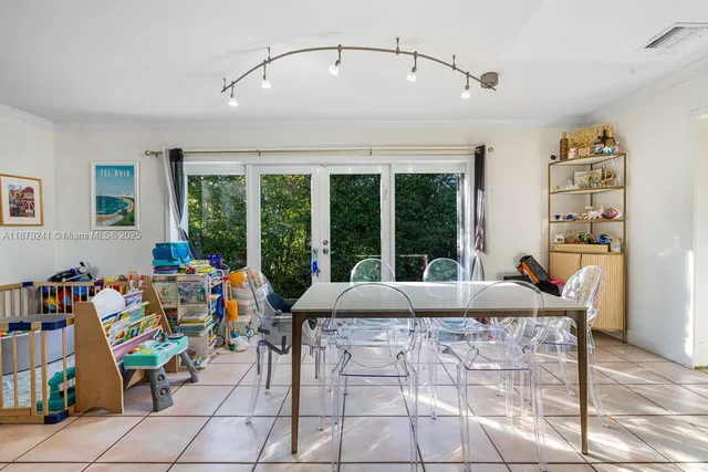 $7,900 | 10110 East Broadview Drive, Bay Harbor Islands, FL 33154