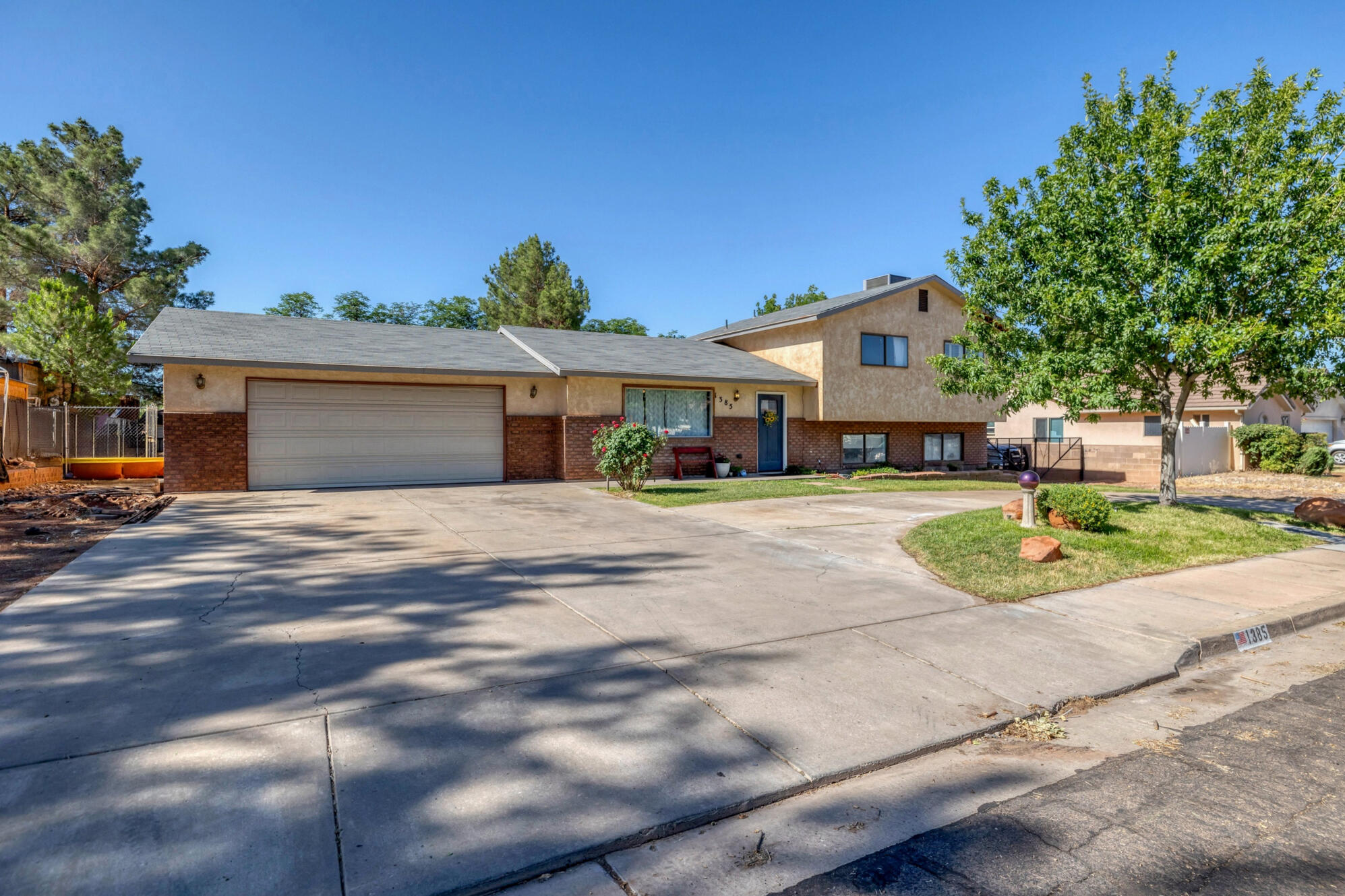 1385 West 360 North St. George, UT 84770 - Photo 1 of 37 _B2A7744