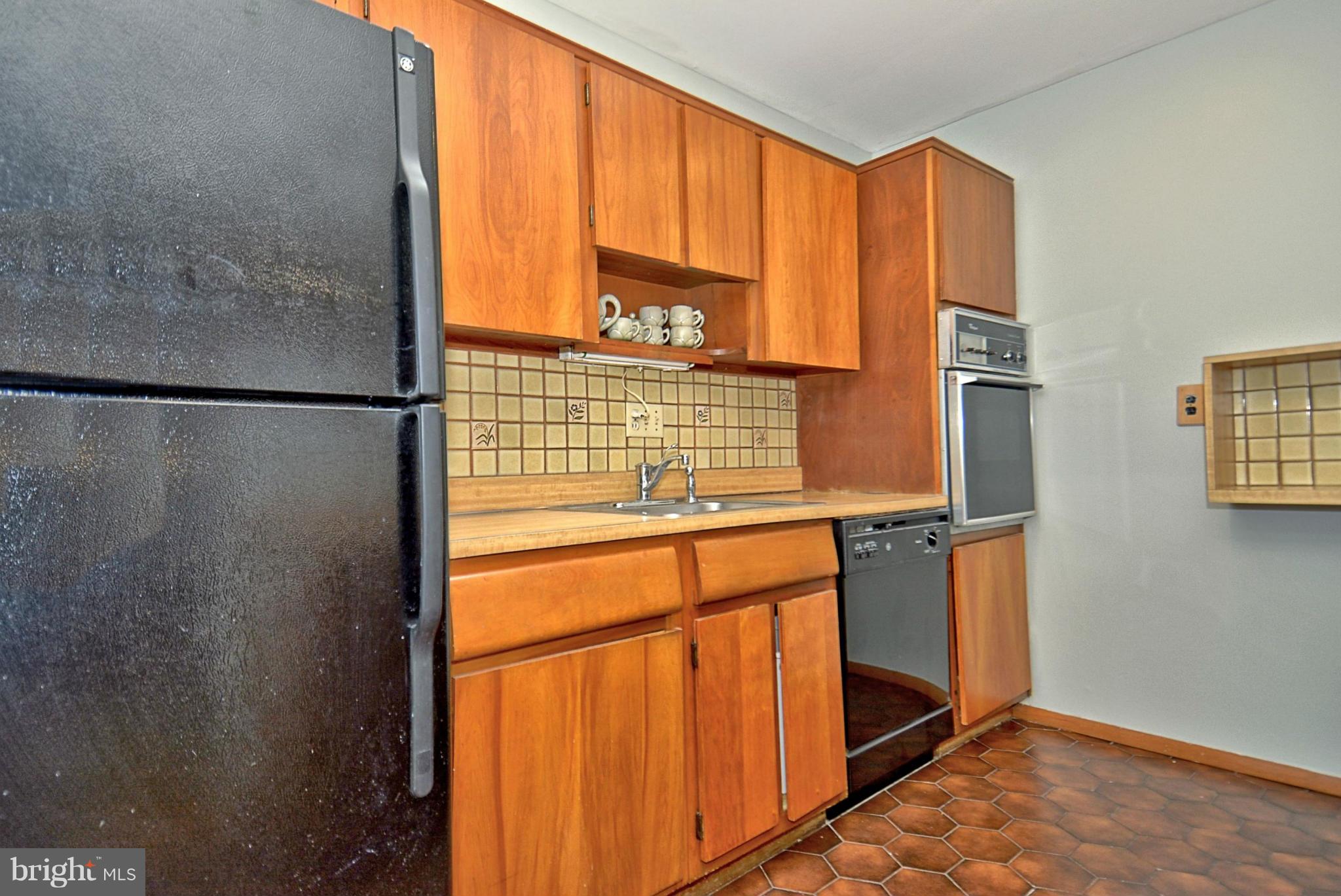 3921 Rickover Road Silver Spring, MD 20902 - Photo 11 of 28 Kitchen