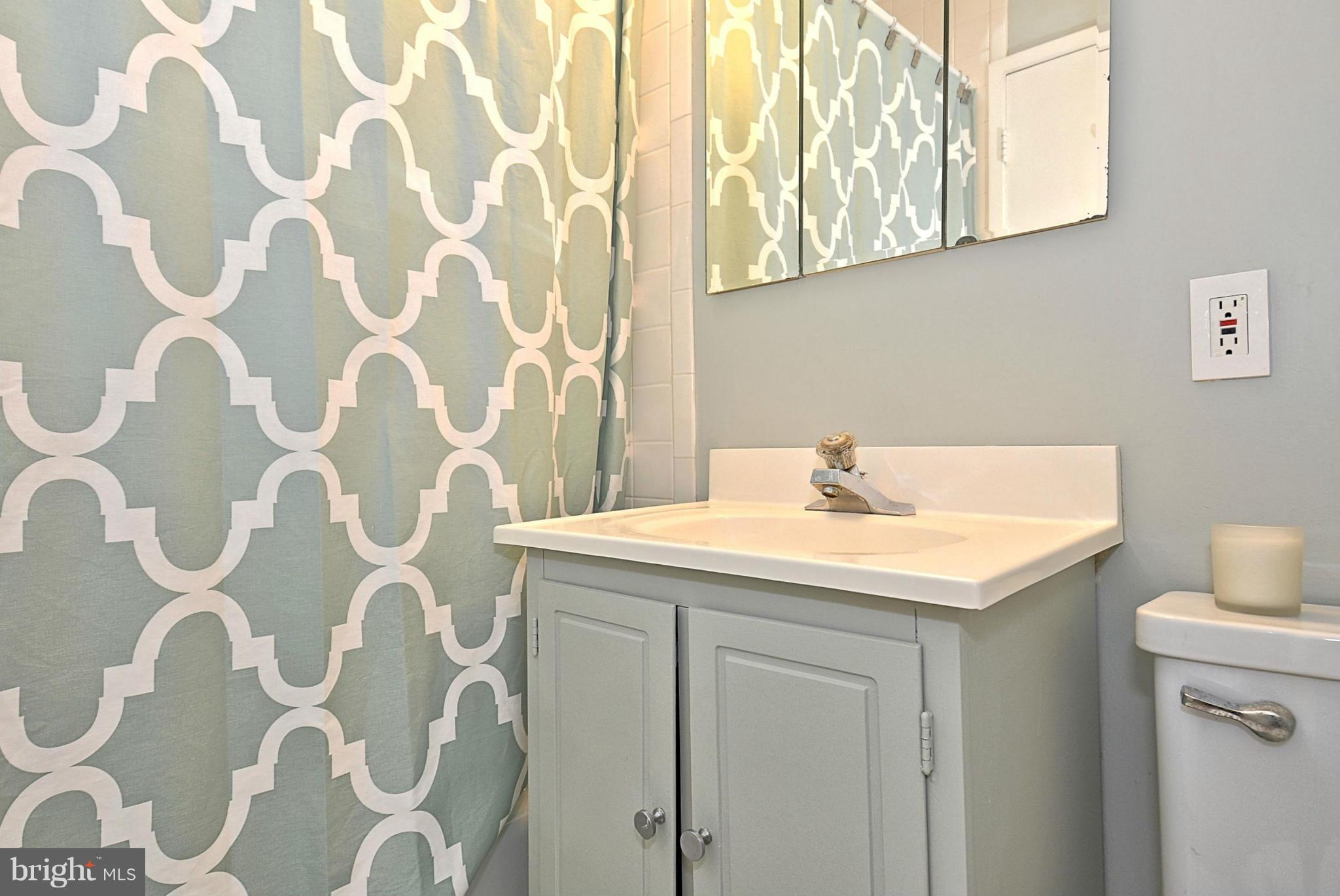 3921 Rickover Road Silver Spring, MD 20902 - Photo 15 of 28 Bath