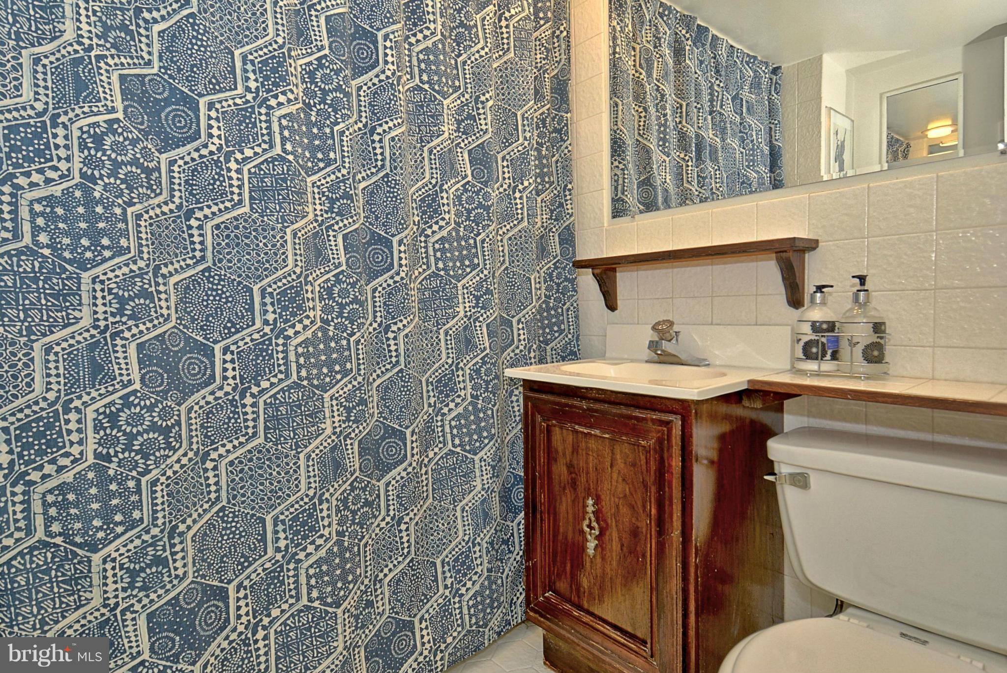 3921 Rickover Road Silver Spring, MD 20902 - Photo 23 of 28 Bath