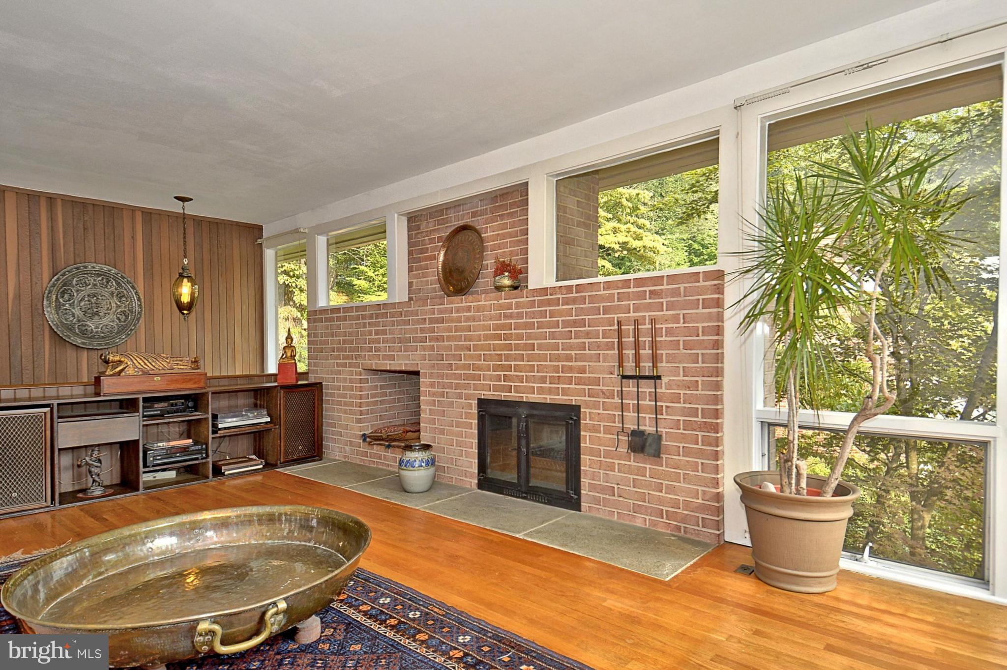3921 Rickover Road Silver Spring, MD 20902 - Photo 7 of 28 Living Room