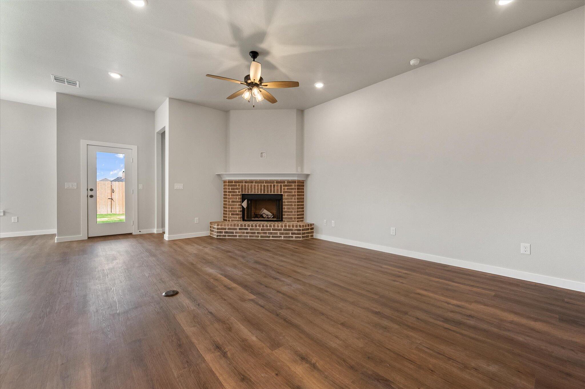 7006 18th Place Lubbock, TX 79416 - Photo 4 of 24 20-7006 18th Pl_8655