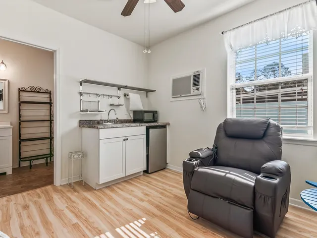 $389,000 | 6 Lake Ellen Circle, Crawfordville, FL 32327