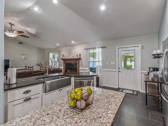 $389,000 | 6 Lake Ellen Circle, Crawfordville, FL 32327