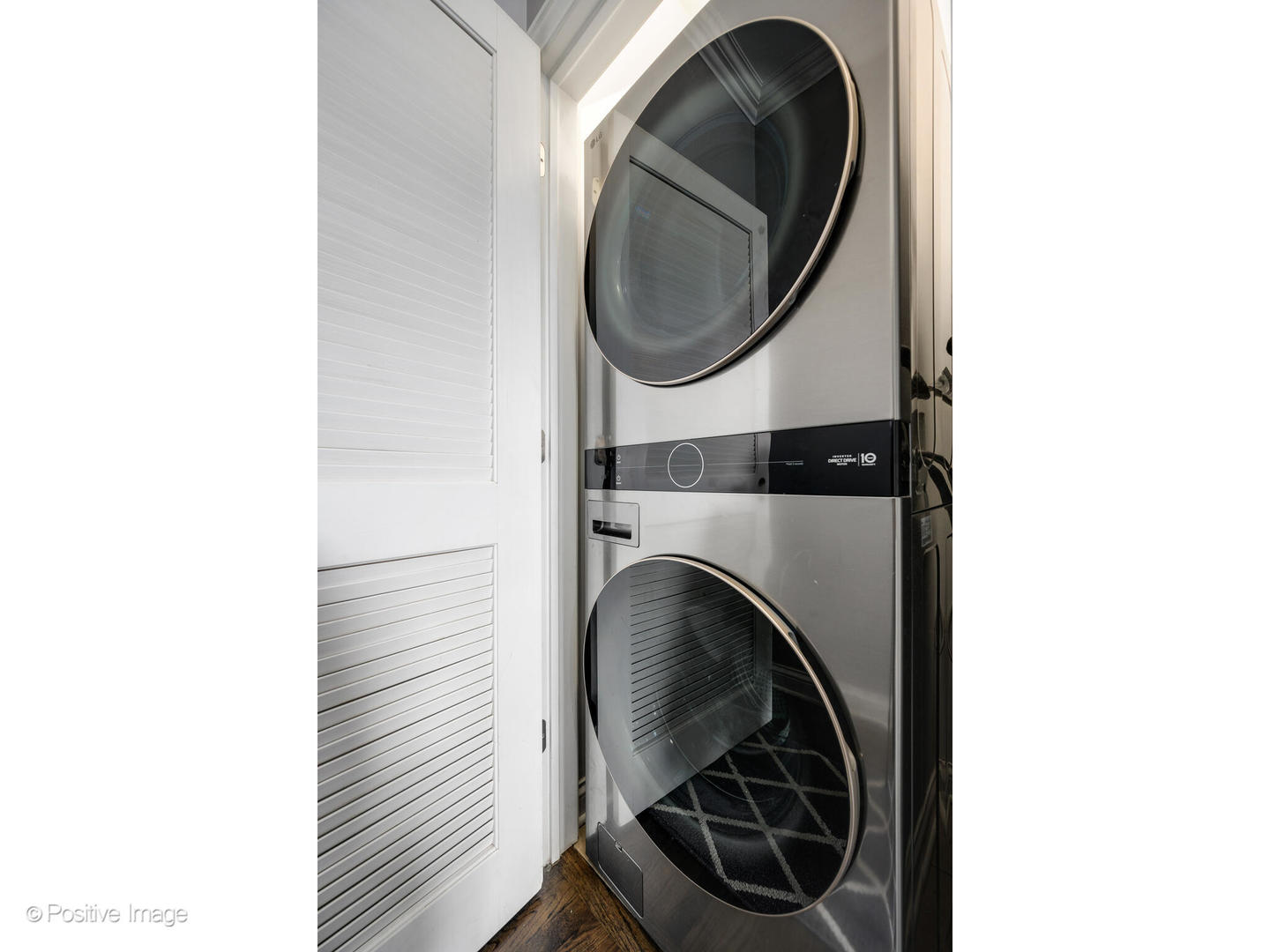 1617 West Barry Avenue, Unit 2S Chicago, IL 60657 - Photo 14 of 27