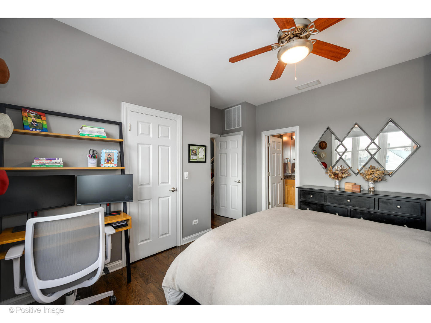 1617 West Barry Avenue, Unit 2S Chicago, IL 60657 - Photo 17 of 27