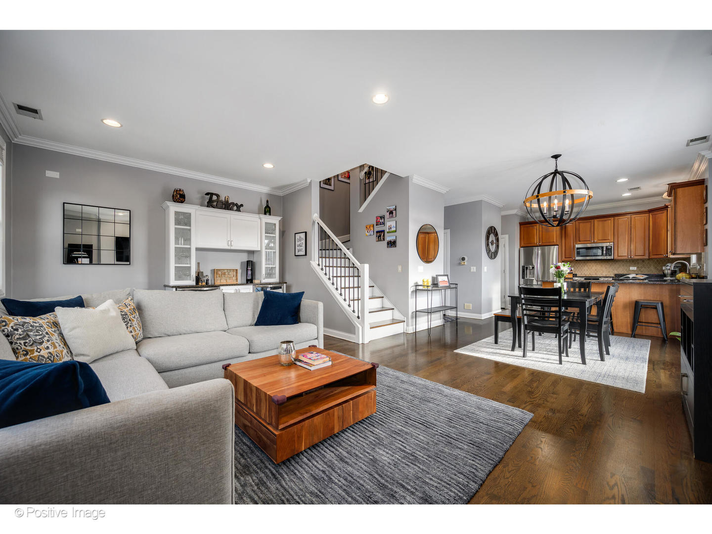 1617 West Barry Avenue, Unit 2S Chicago, IL 60657 - Photo 2 of 27