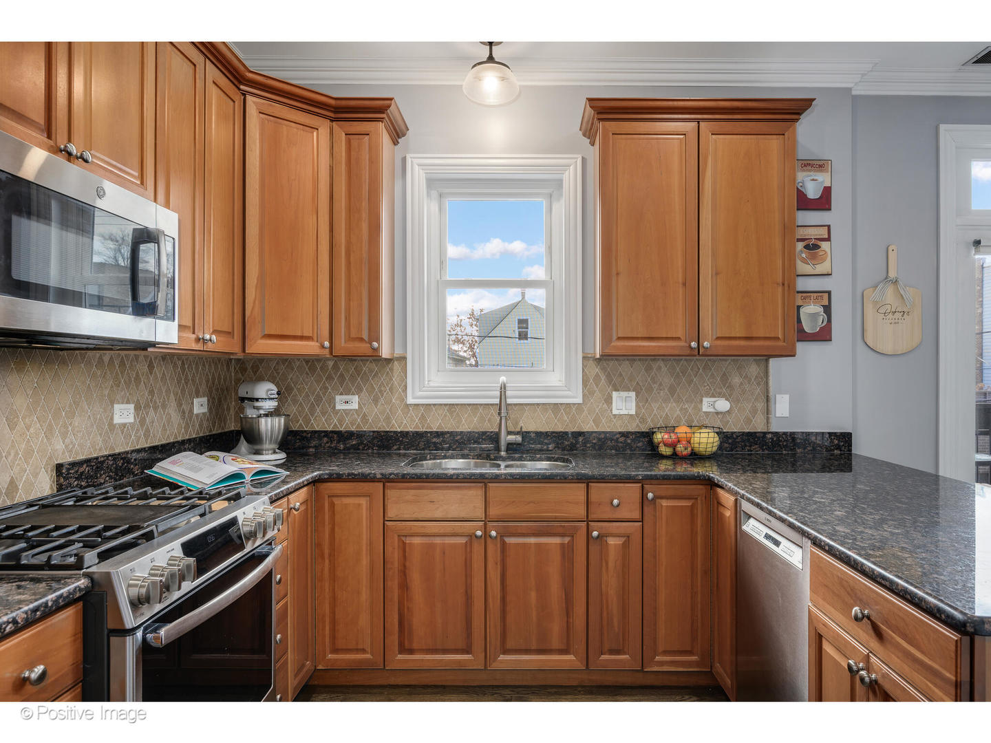 1617 West Barry Avenue, Unit 2S Chicago, IL 60657 - Photo 6 of 27