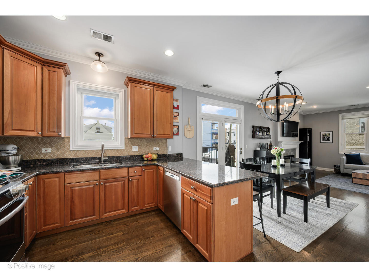 1617 West Barry Avenue, Unit 2S Chicago, IL 60657 - Photo 7 of 27