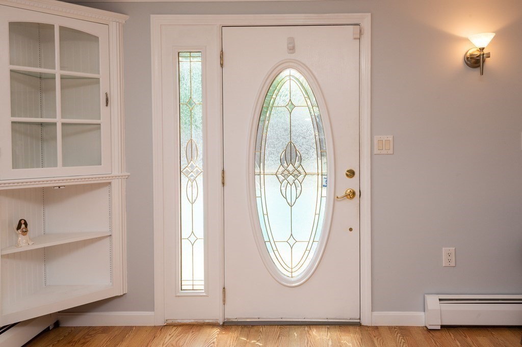 46 Holten Street Peabody, MA 01960 - Photo 3 of 41