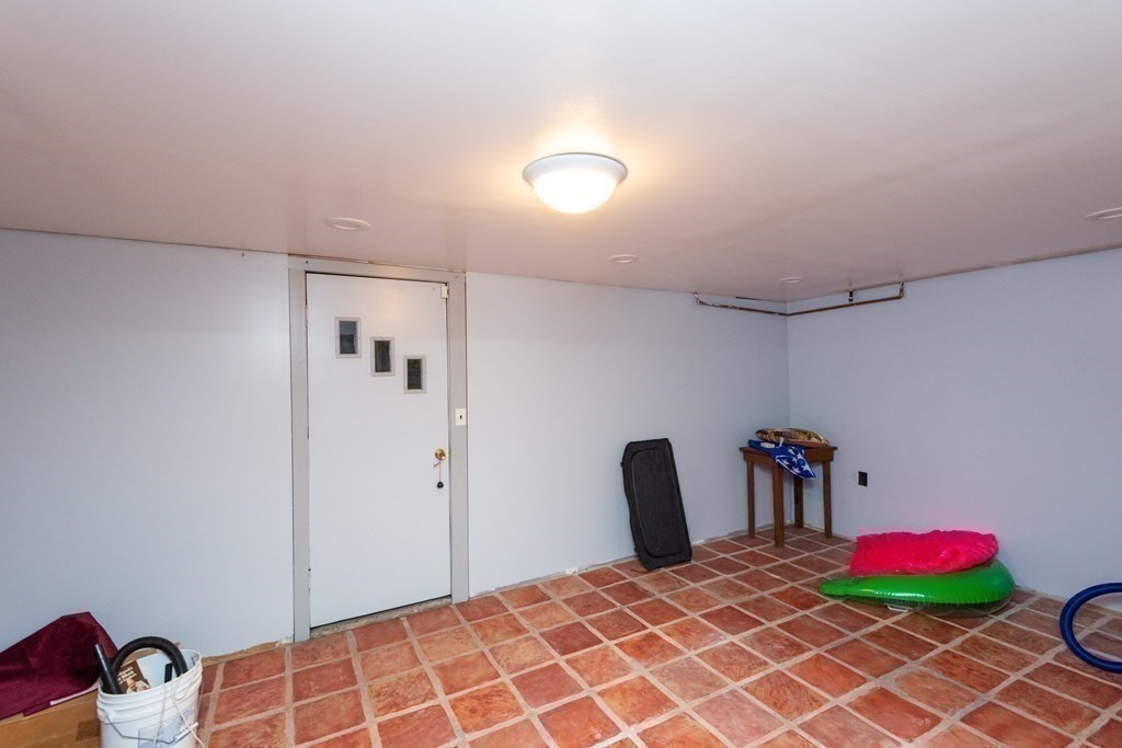 46 Holten Street Peabody, MA 01960 - Photo 36 of 41