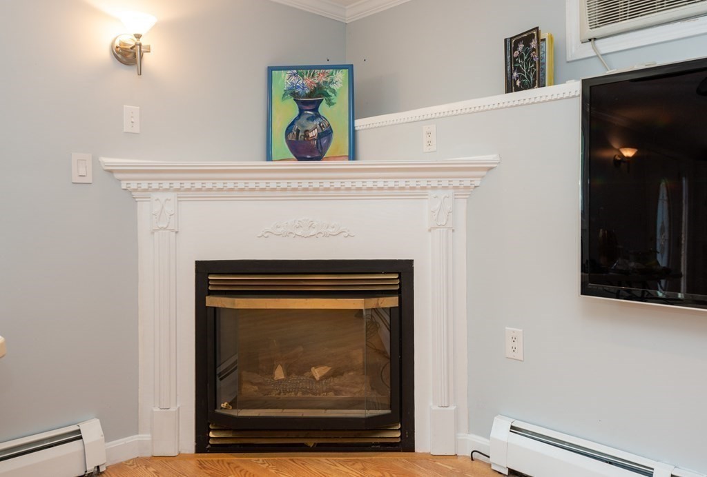 46 Holten Street Peabody, MA 01960 - Photo 4 of 41