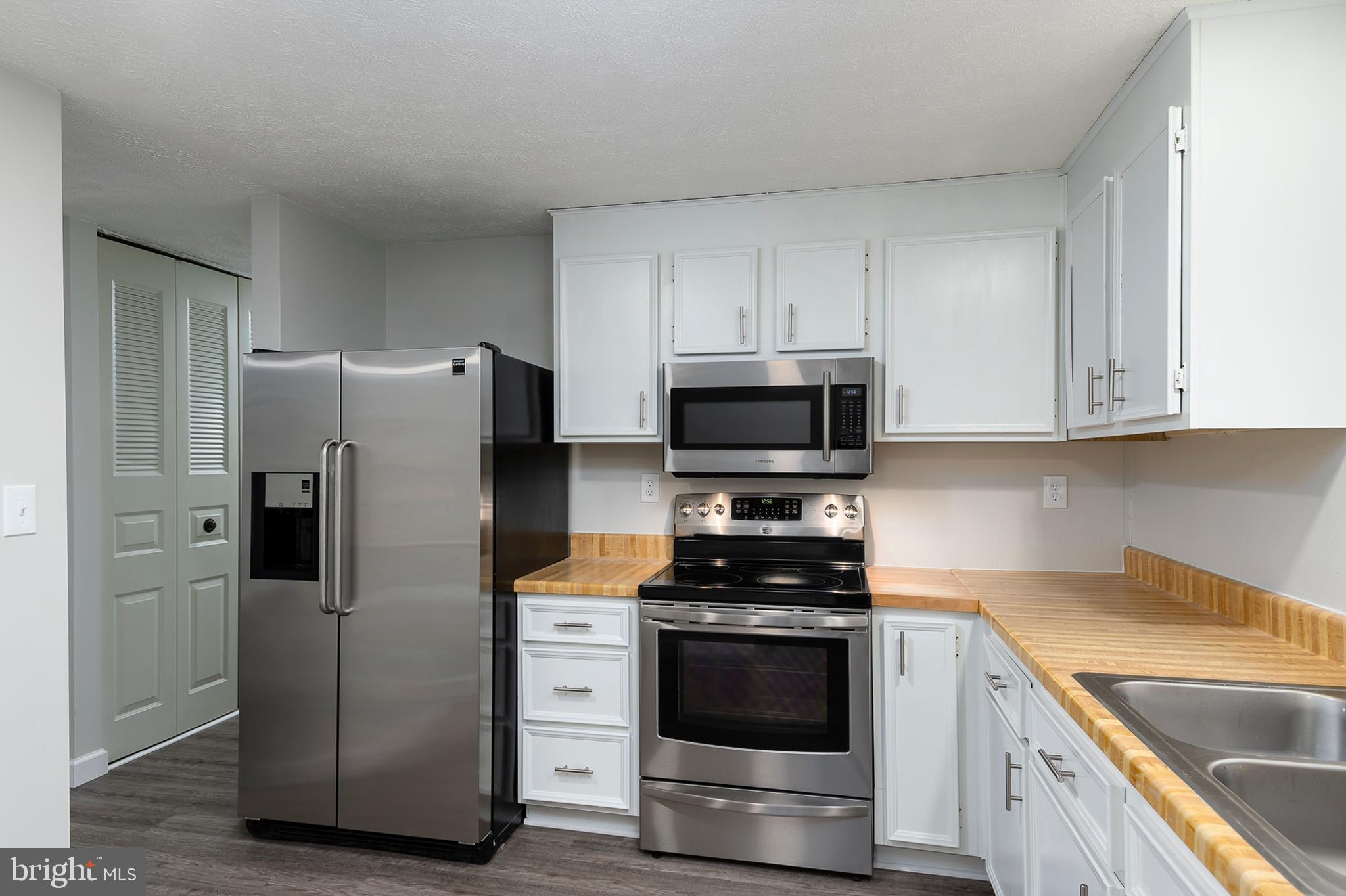308 Raussell Place Severna Park, MD 21146 - Photo 11 of 39 Kitchen (alt view)