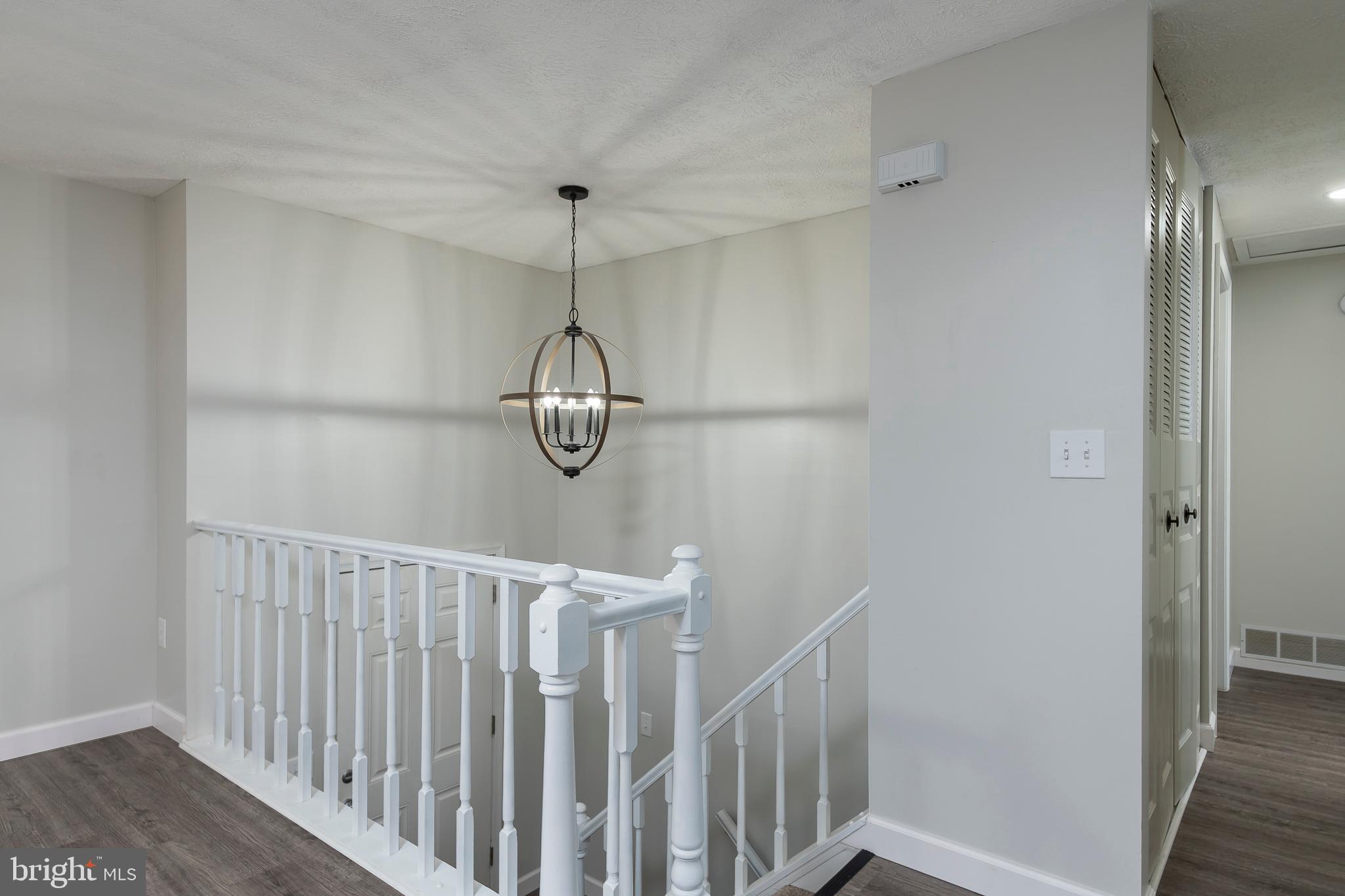 308 Raussell Place Severna Park, MD 21146 - Photo 4 of 39 Foyer and Front Entrance