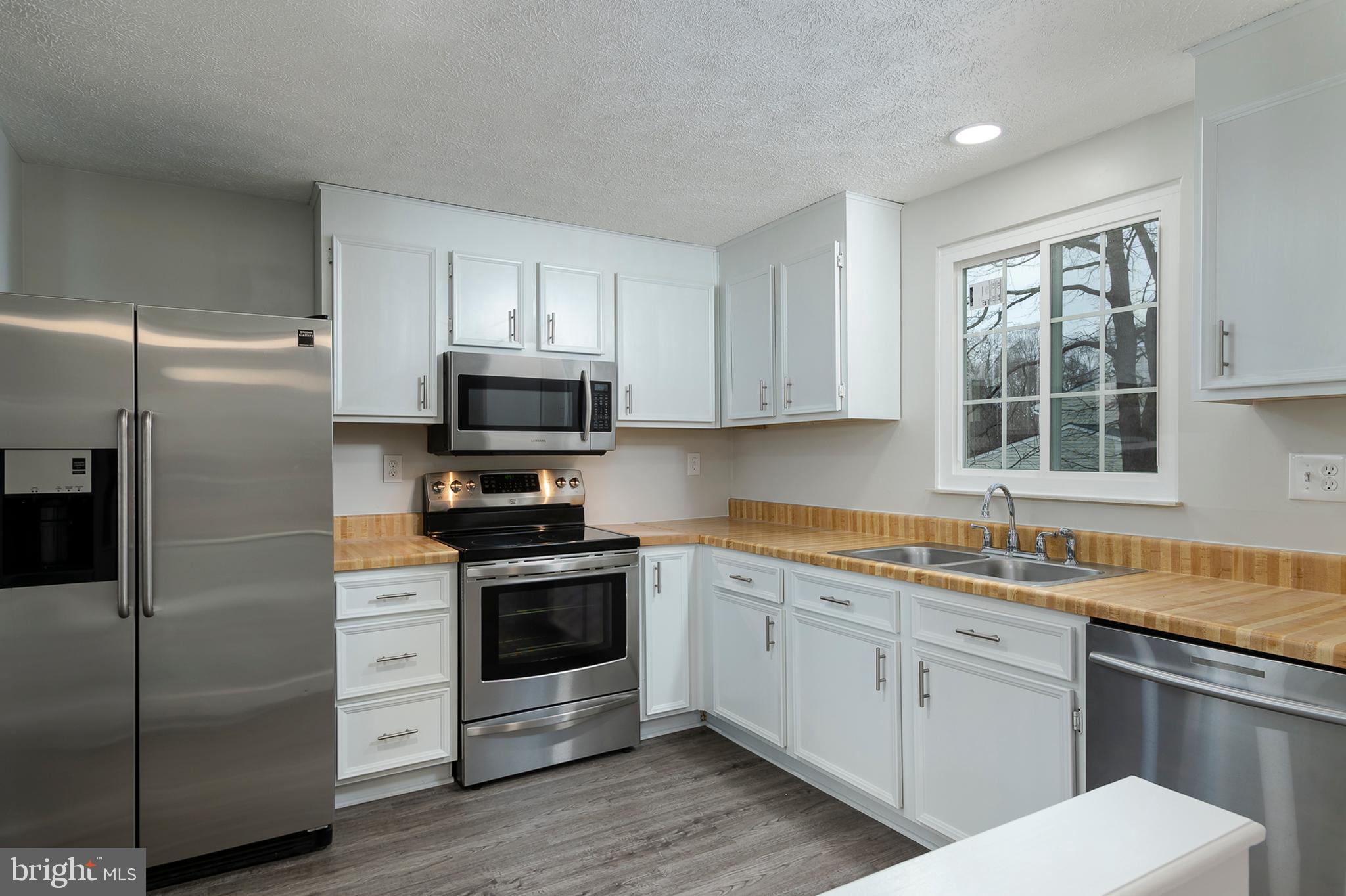 308 Raussell Place Severna Park, MD 21146 - Photo 9 of 39 Kitchen