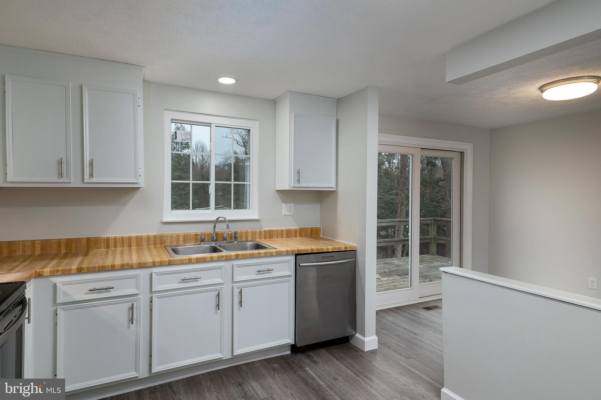 308 Raussell Place Severna Park, MD 21146 - Photo 10 of 39 Kitchen (alt view)