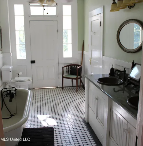 $1,275,000 | Undisclosed Address, Ellisville, MS 39437