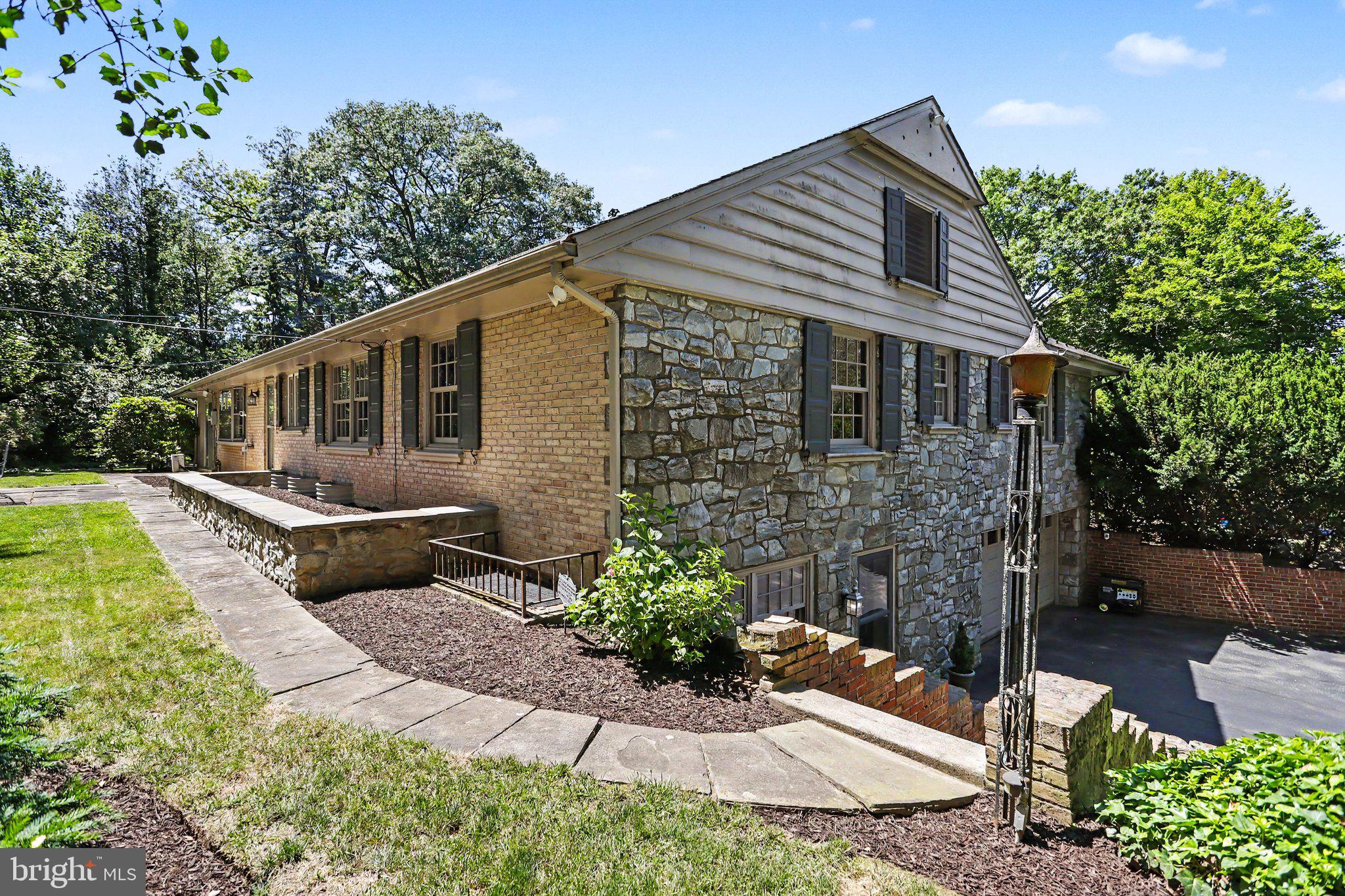2210 Stratford Road Lancaster, PA 17603 - Photo 46 of 62 Rear/Side View