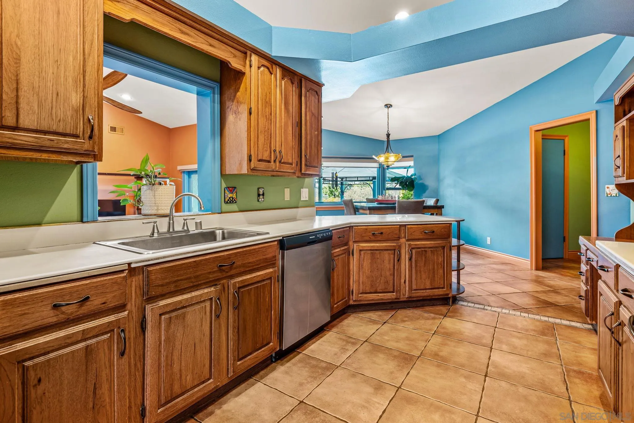 2029 Oro Verde Road Escondido, CA 92027 - Photo 15 of 40