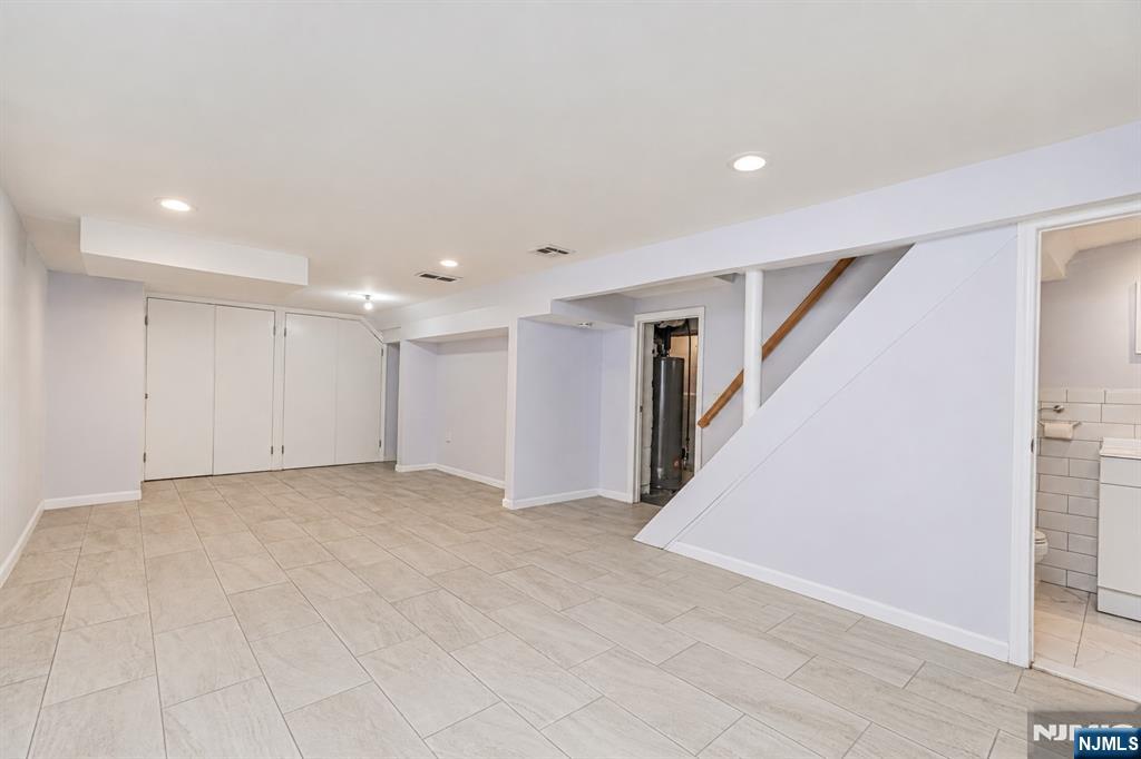 42 Long Valley Road Lodi, NJ 07644 - Photo 25 of 32