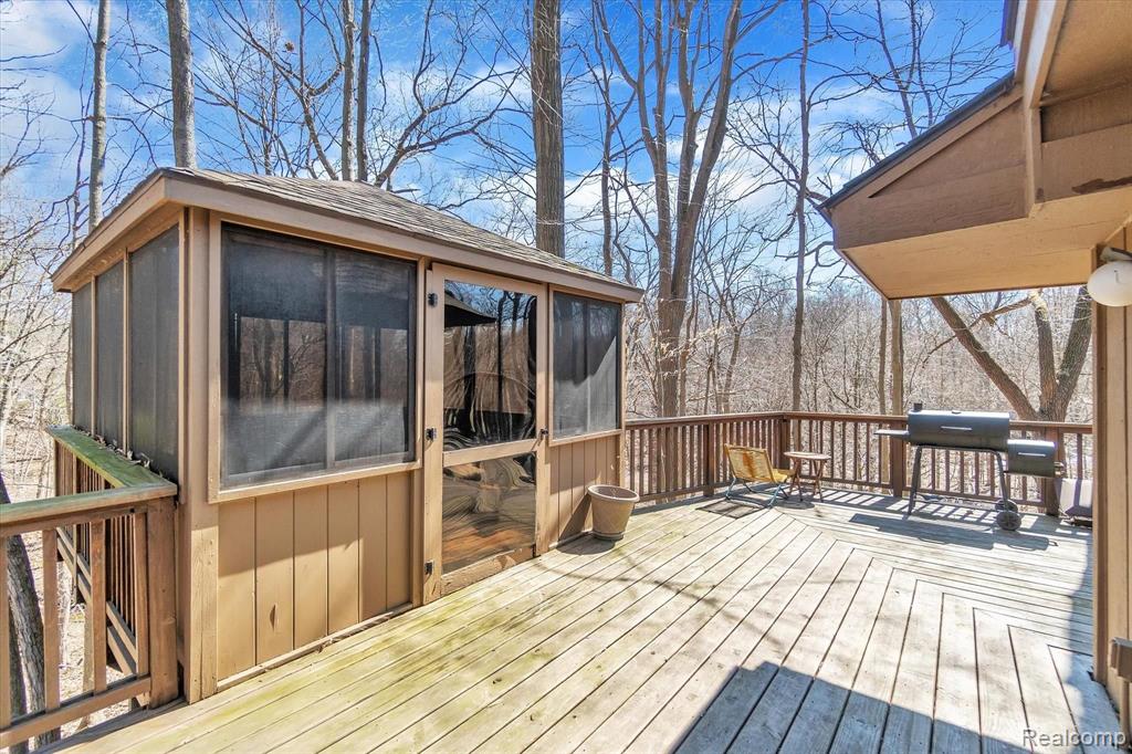 34412 Quaker Valley Road Farmington Hills, MI 48331 - Photo 49 of 57