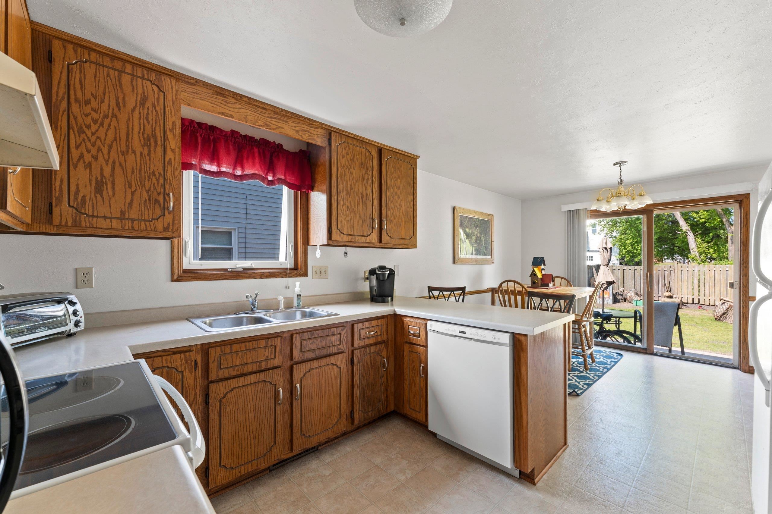 1022 Coppens Road Green Bay, WI 54303 - Photo 25 of 37