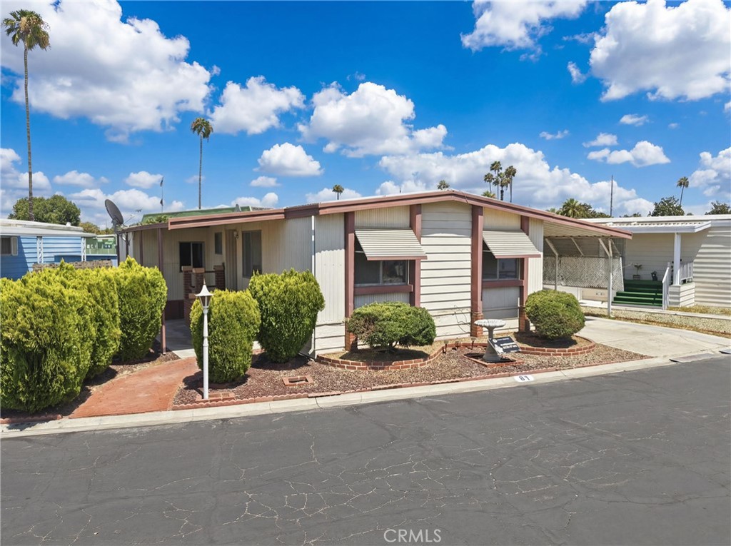 9391 California Avenue, Unit 81 Riverside, CA 92503 - Photo 3 of 39 Gallery Image 3