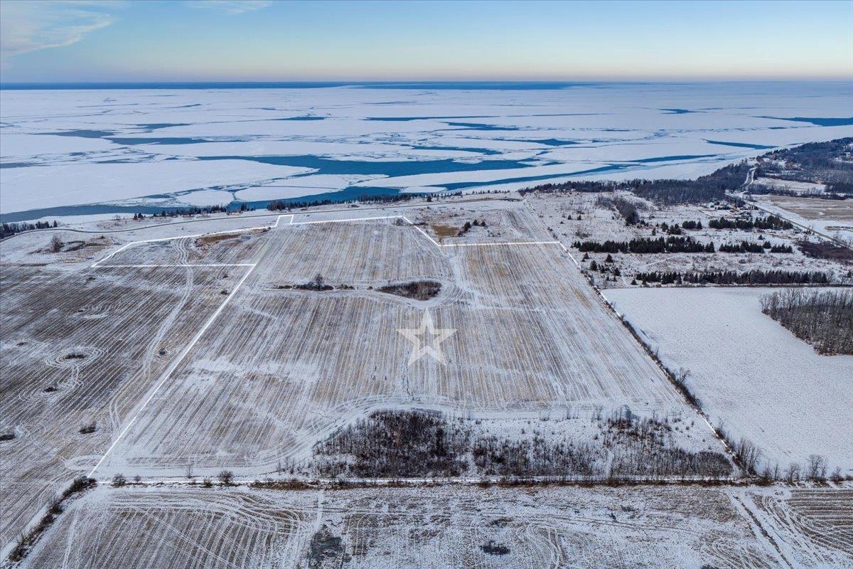 Debroux Court Sturgeon Bay, WI 54235 - Photo 2 of 18