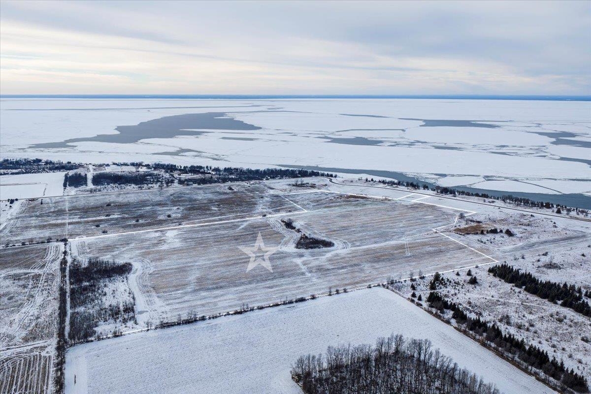 Debroux Court Sturgeon Bay, WI 54235 - Photo 5 of 18