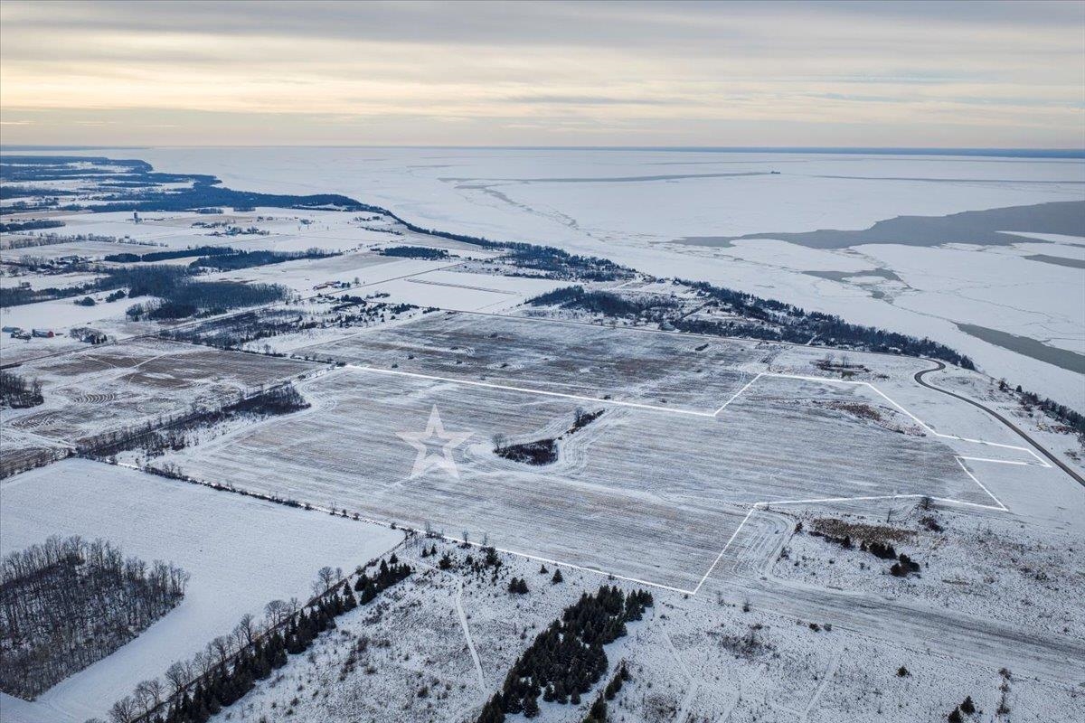 Debroux Court Sturgeon Bay, WI 54235 - Photo 7 of 18