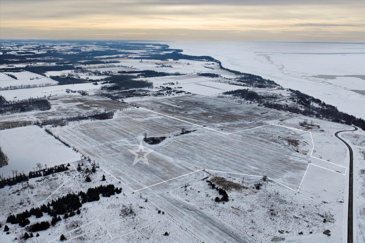 Debroux Court Sturgeon Bay, WI 54235 - Photo 8 of 18