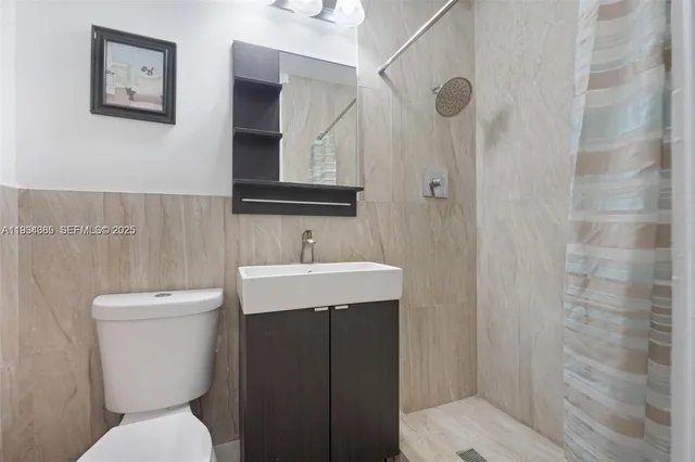 $549,999 | 535 Northeast 158th Street, Miami, FL 33162