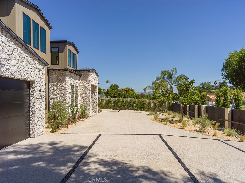5421 Bothwell Road Tarzana, CA 91356 - Photo 8 of 145