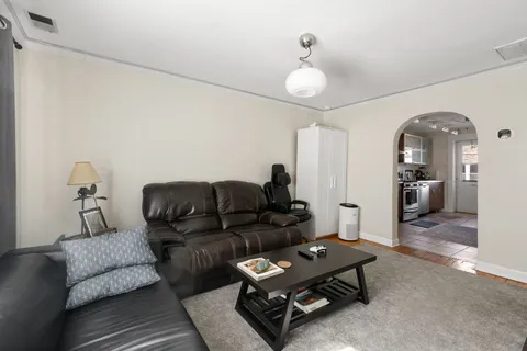 $655,000 | 2052 West Huron Street, Chicago, IL 60612